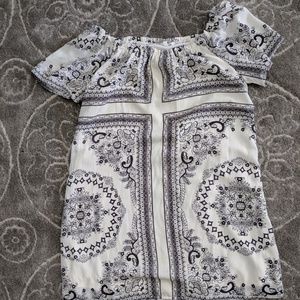 Maurice's white and grey dress